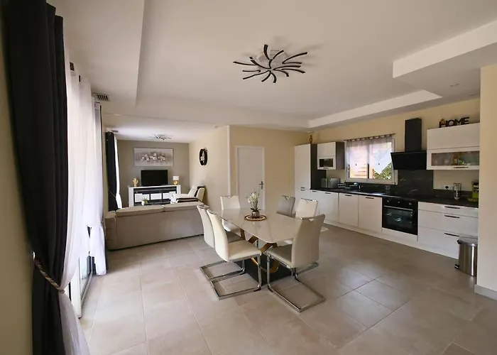 L'esquiròu Du Sécadou Сasa de vacaciones Castels